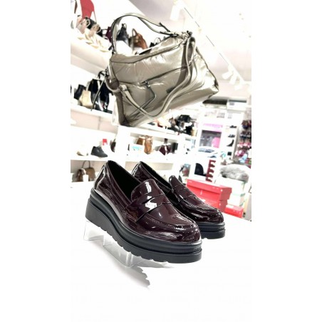 MOCASSINO DONNA DI VERNICE BORDO' E NERO